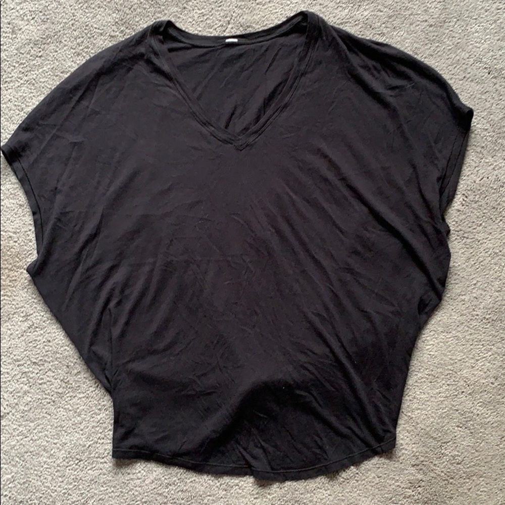 Lululemon Black Tshirt. Open back